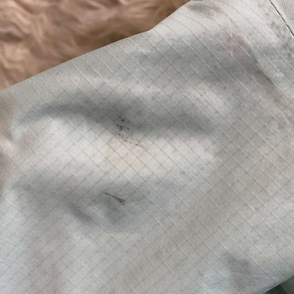 Womens rain coat/shell - mountain hardware - Picture 7 of 9